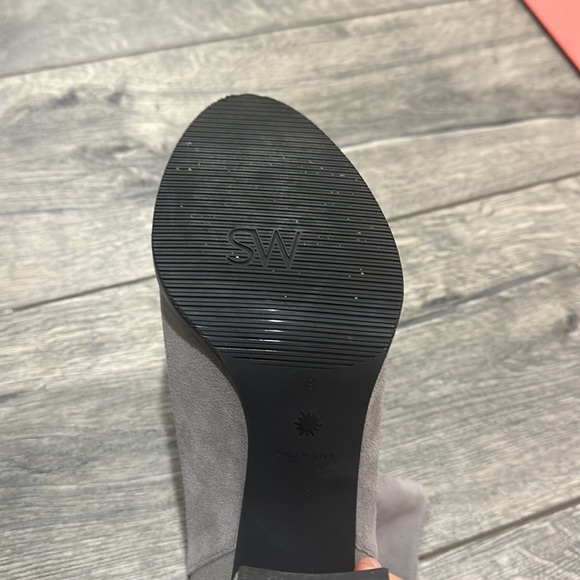 • STUART WEITZMAN • Women’s Highland Suede Sock Boots in Flannel Light Gray 8 - Picture 5 of 7